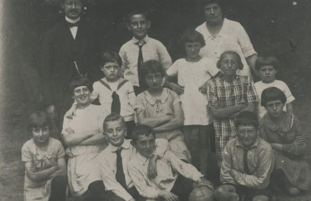 Leerlingen van de Joodse school in de Hofstraat 15 in 1925